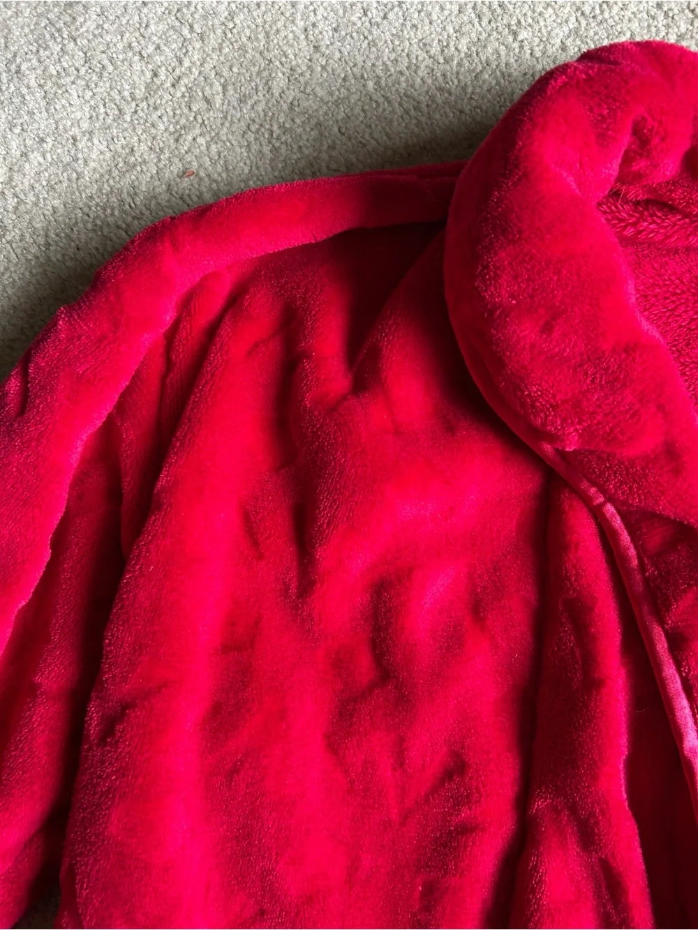 Natori Red Plush Long Robe - Picture 4 of 4
